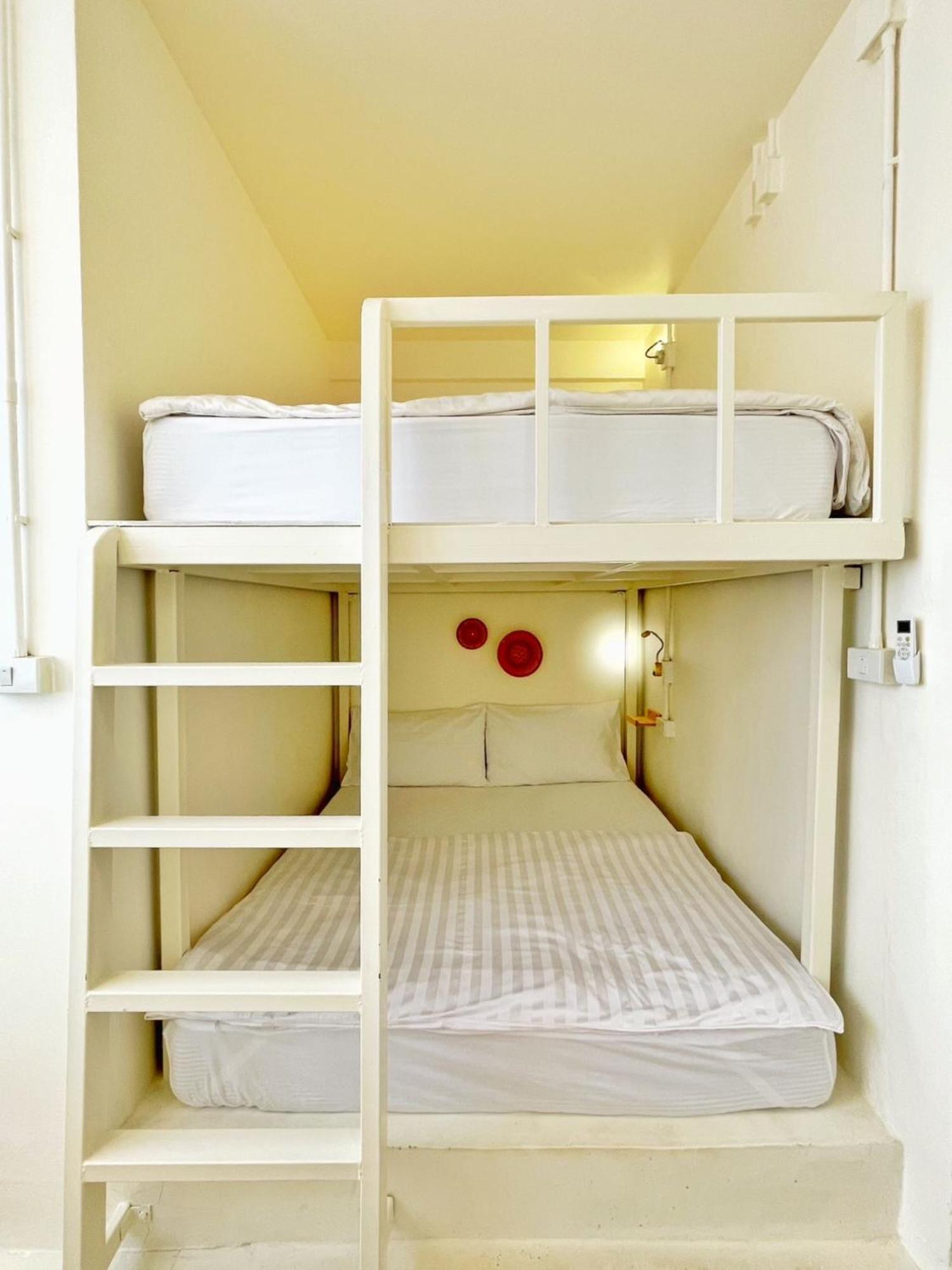Purr Hostel Phuket Ngoại thất bức ảnh